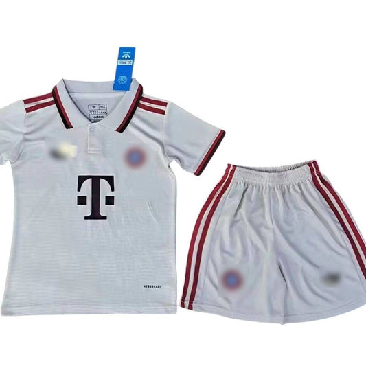 Conjunto Bayern de Múnich Niño 24-25